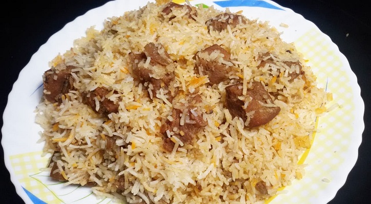 খিচুড়ি বা পোলাও-জাতীয় খাবার খেলে বারবার পিপাসা পায় কেন