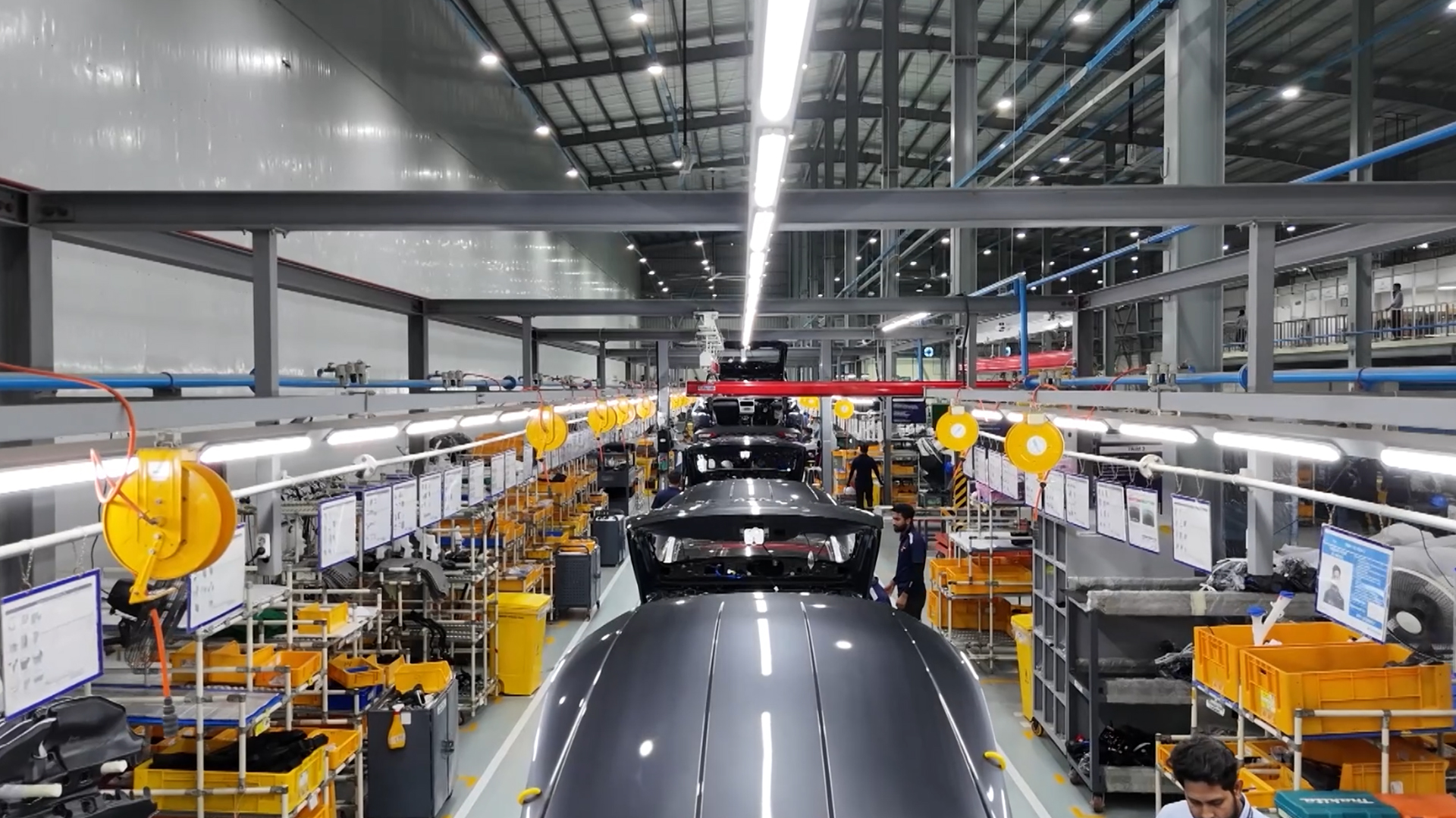 উচ্চ সুদ ও জ্বালানি অনিশ্চয়তায় বিনিয়োগে ধস, অর্থনীতিতে সতর্কসংকেত