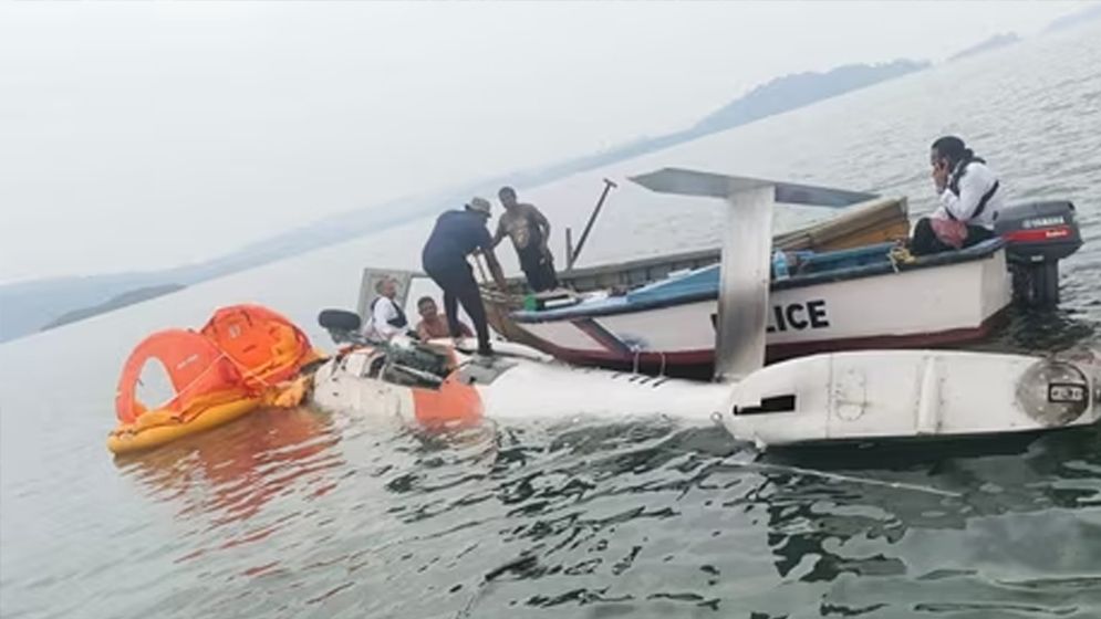 ৭ আরোহী নিয়ে সমুদ্রে হেলিকপ্টার বিধ্বস্ত
