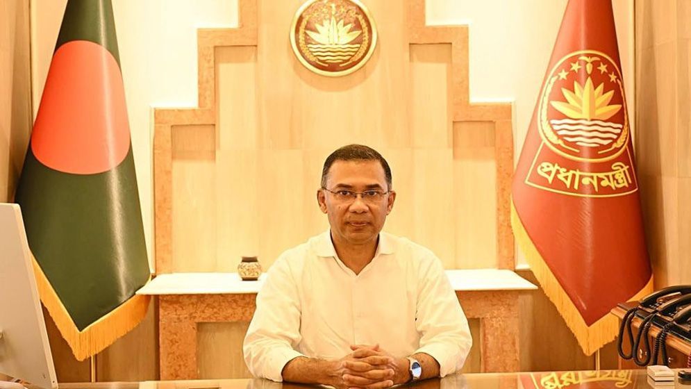 ছুটির দিনেও অফিস করছেন প্রধানমন্ত্রী