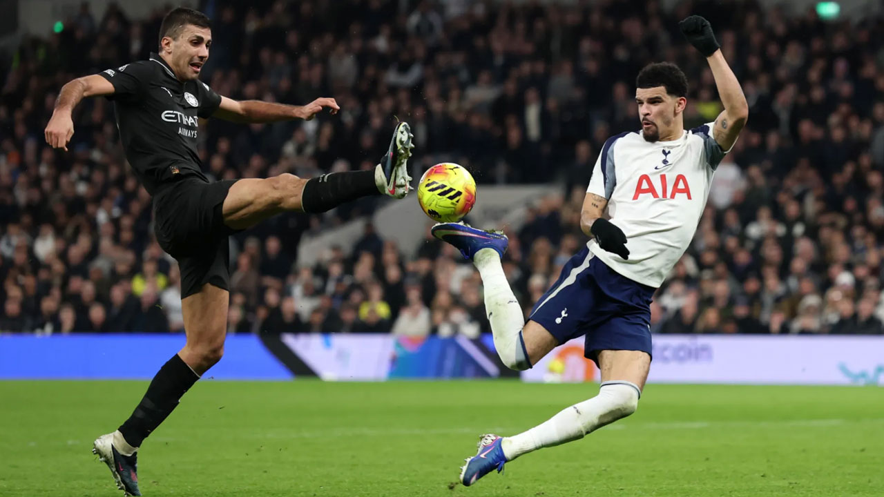 সোলাঙ্কের স্করপিয়ন কিকে ম্যানসিটির শিরোপা স্বপ্নে বড় ধাক্কা