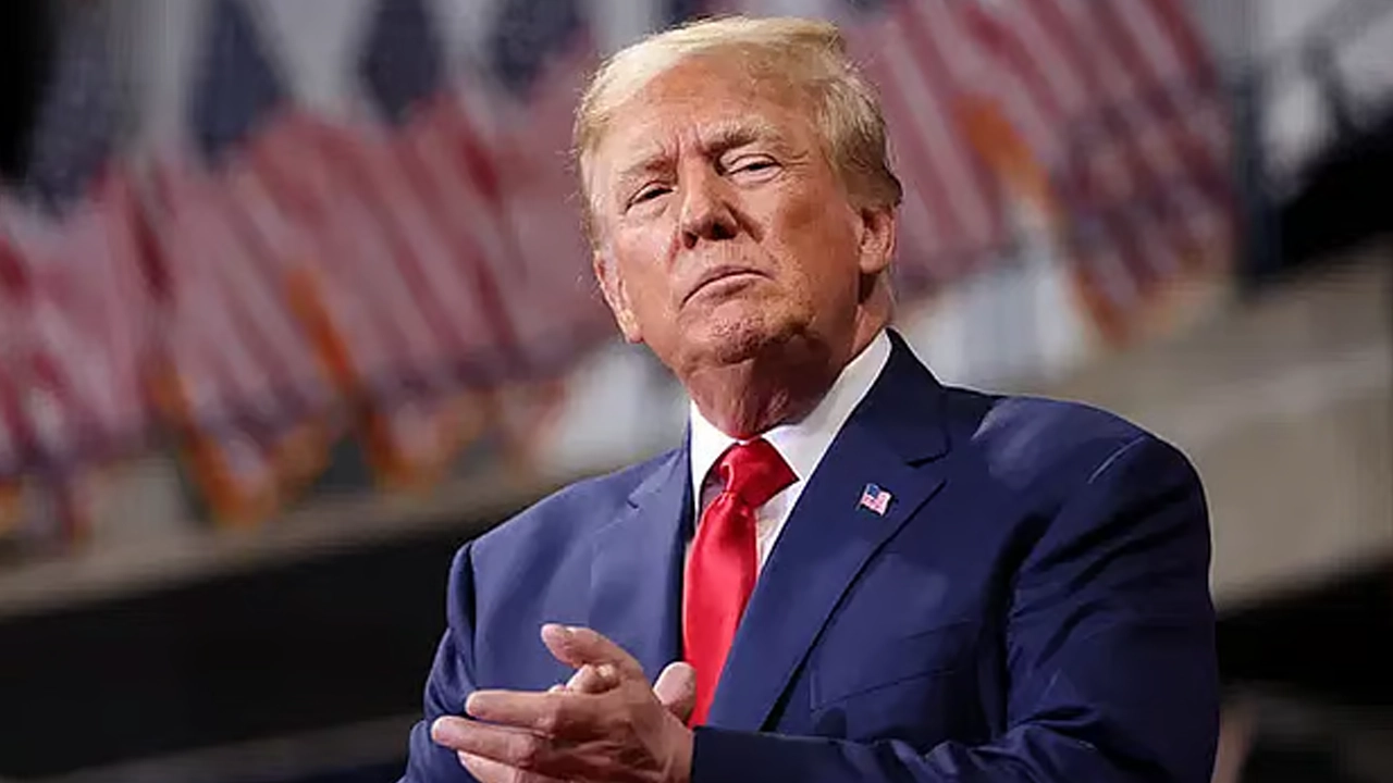 ইরানের নেতৃত্ব ও শক্তি ধ্বংস না হওয়া পর্যন্ত যুদ্ধ চলবে : ট্রাম্প