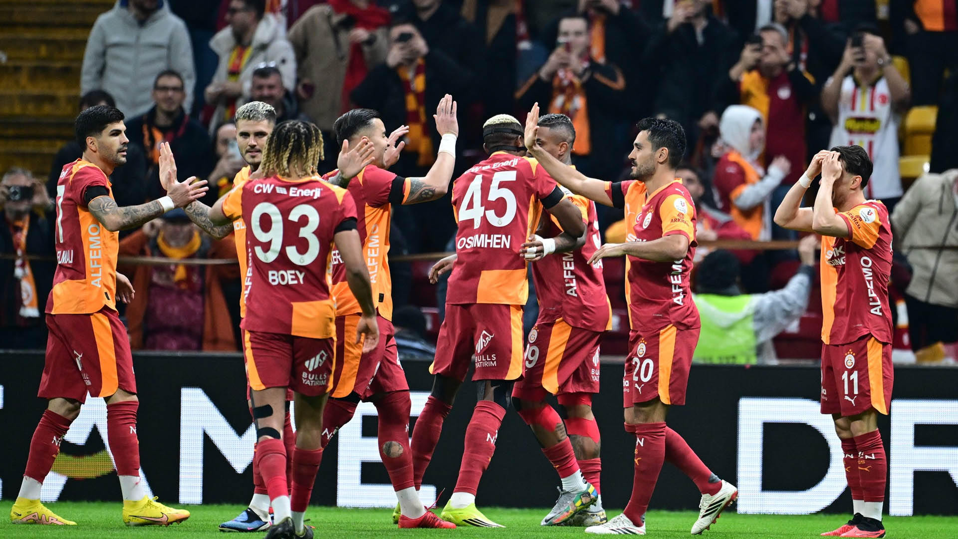 লিভারপুলের মাঠে গালাতাসারাইর কেন সমর্থক ছাড়া খেলতে হবে