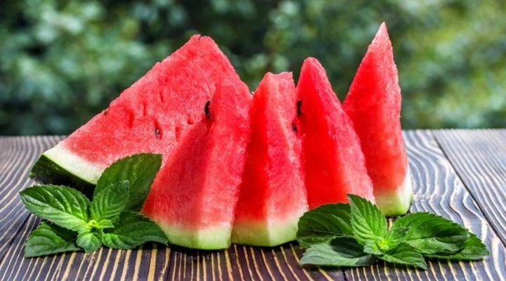 ইফতারে তরমুজ খেলে কী ঘটে শরীরে?