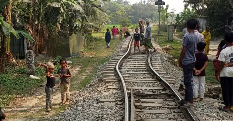 দুই ঘণ্টা পর ঢাকা-ময়মনসিংহে ট্রেন চলাচল স্বাভাবিক