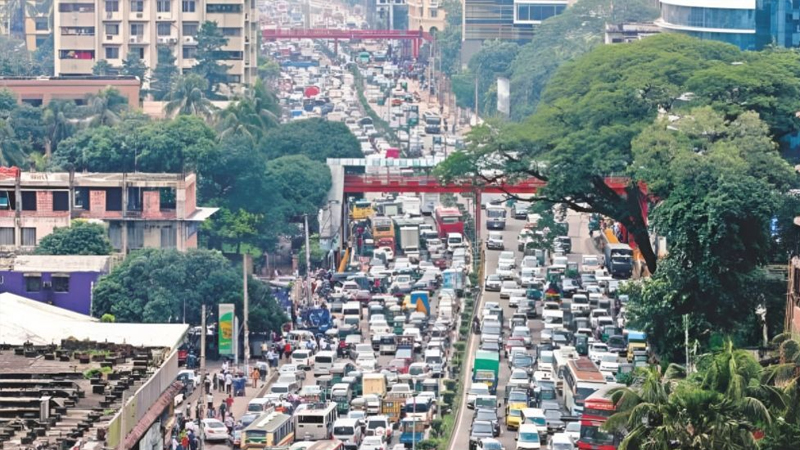 রাজধানীর যেসব সড়ক এড়িয়ে চলবেন আজ