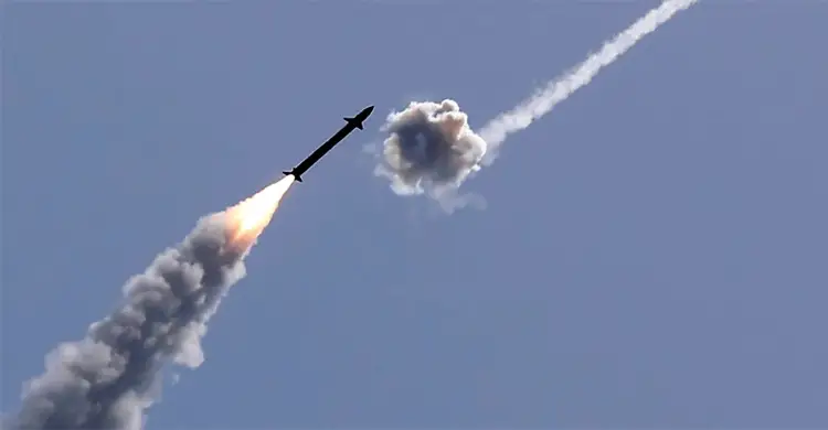 ইরান থেকে আমিরাতে ক্ষেপণাস্ত্র ও ড্রোন হামলা