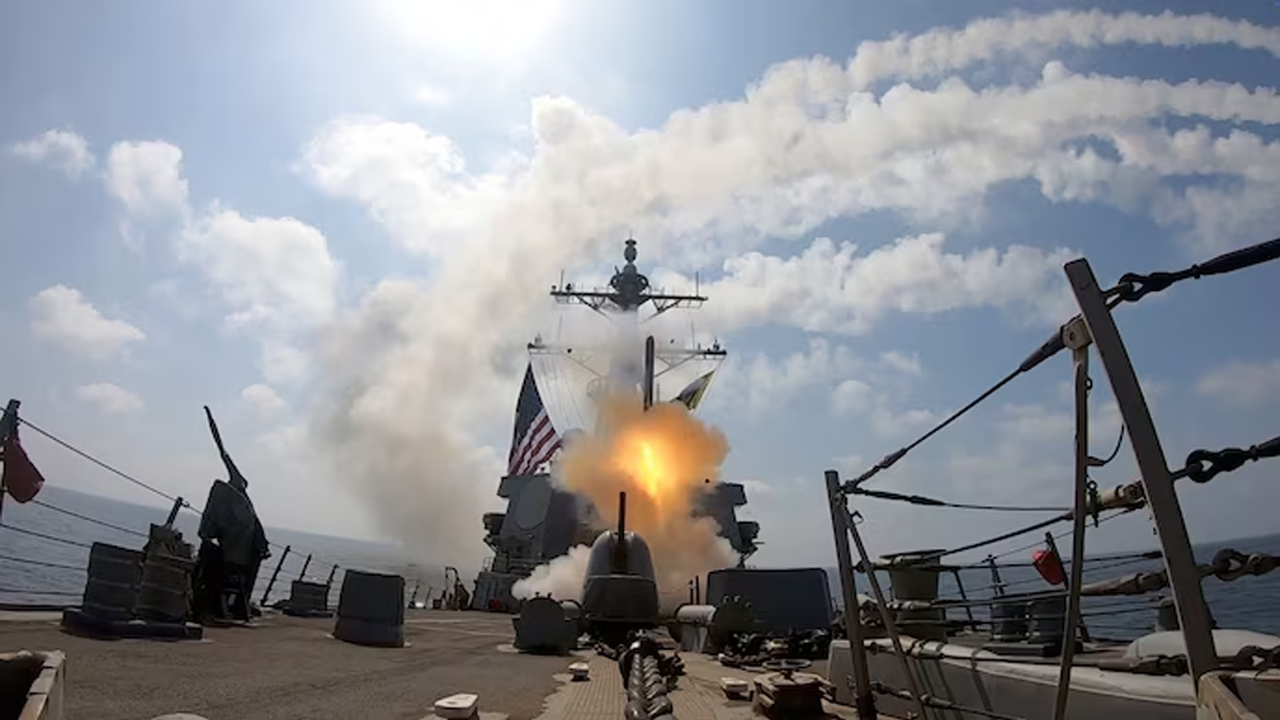 পারস্য উপসাগরে মার্কিন ট্যাংকারে আইআরজিসির হামলা