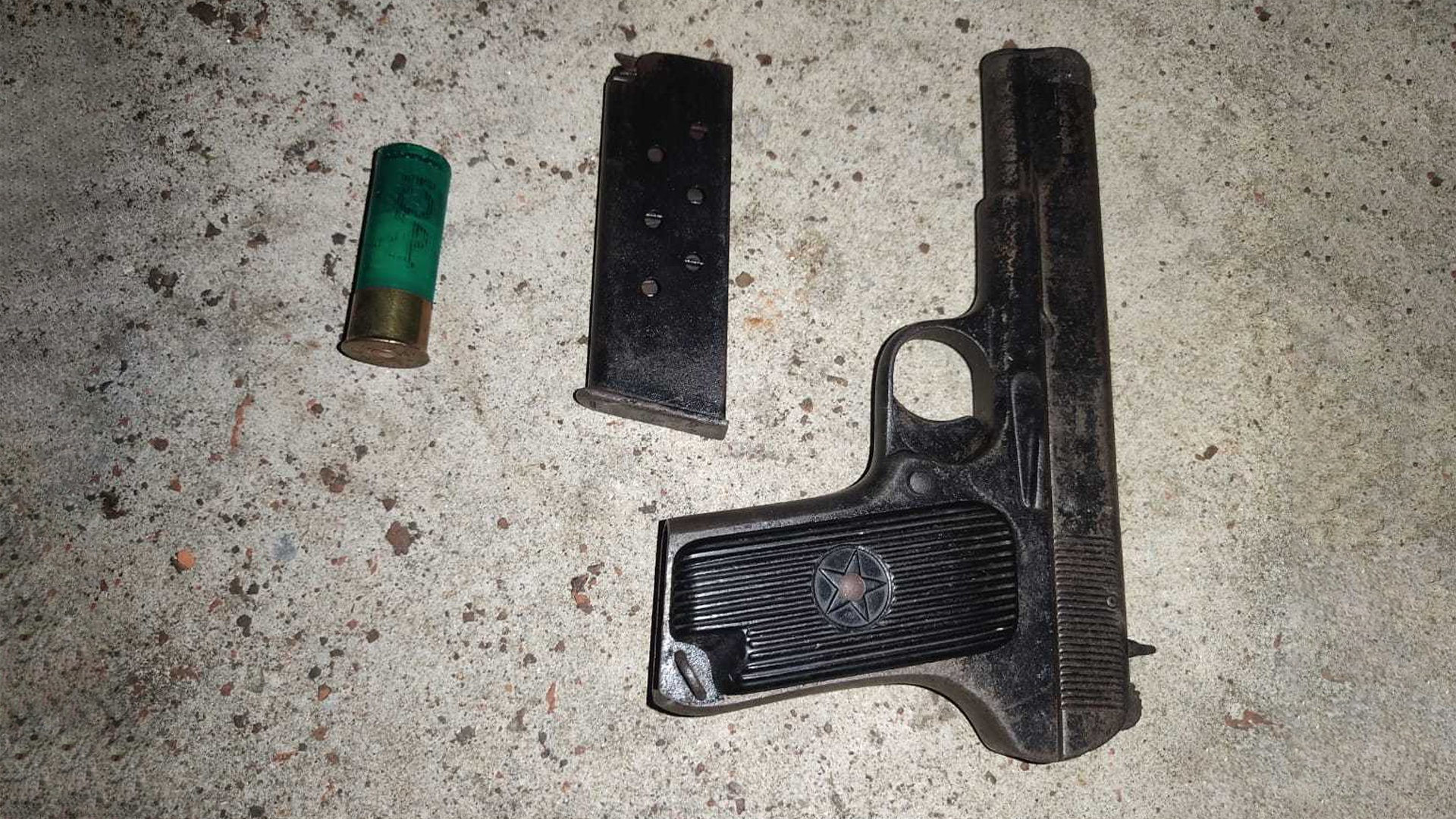 নারায়ণগঞ্জে থানা থেকে লুট হওয়া পিস্তল ও গুলি উদ্ধার