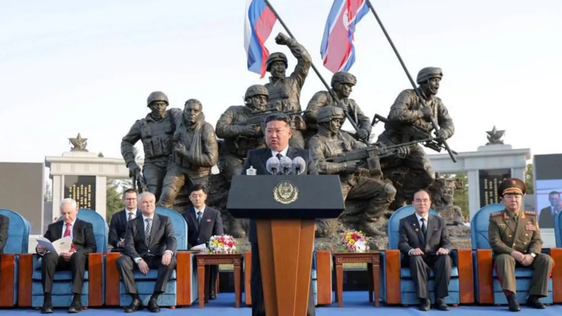 ‘ধরা পড়া রাষ্ট্রদ্রোহিতার শামিল’: ‘আত্মঘাতী বিস্ফোরণ’ ঘটানো সেনাদের প্রশংসায় কিম