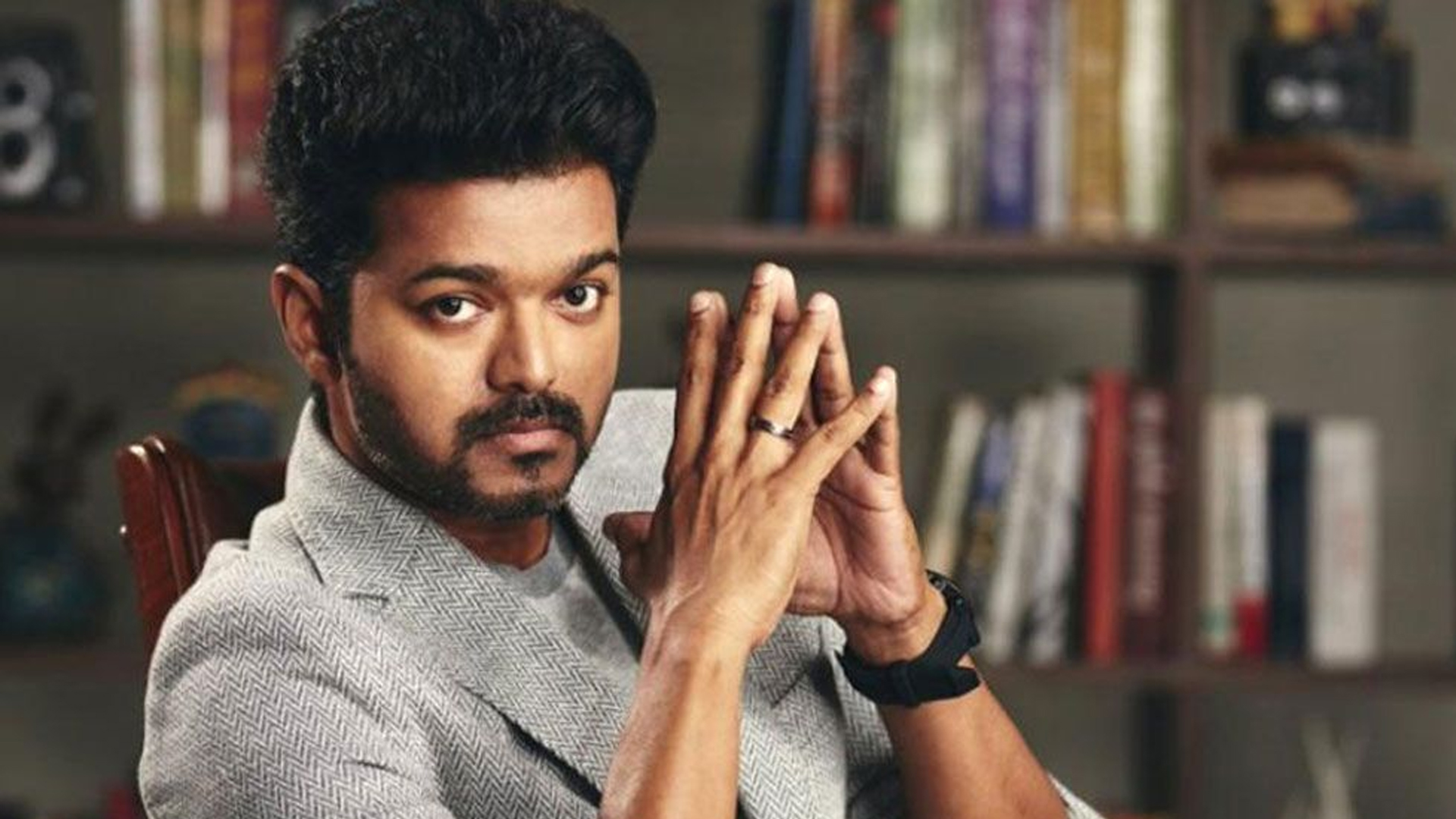 মুক্তির আগেই বিজয়ের ৫০০ কোটি বাজেটের সিনেমার এইচডি প্রিন্ট ফাঁস