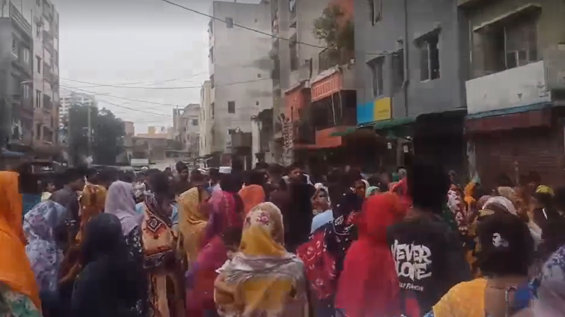 রামিসা হত্যা: কালশী রোড অবরোধ করে এলাকাবাসীর বিক্ষোভ