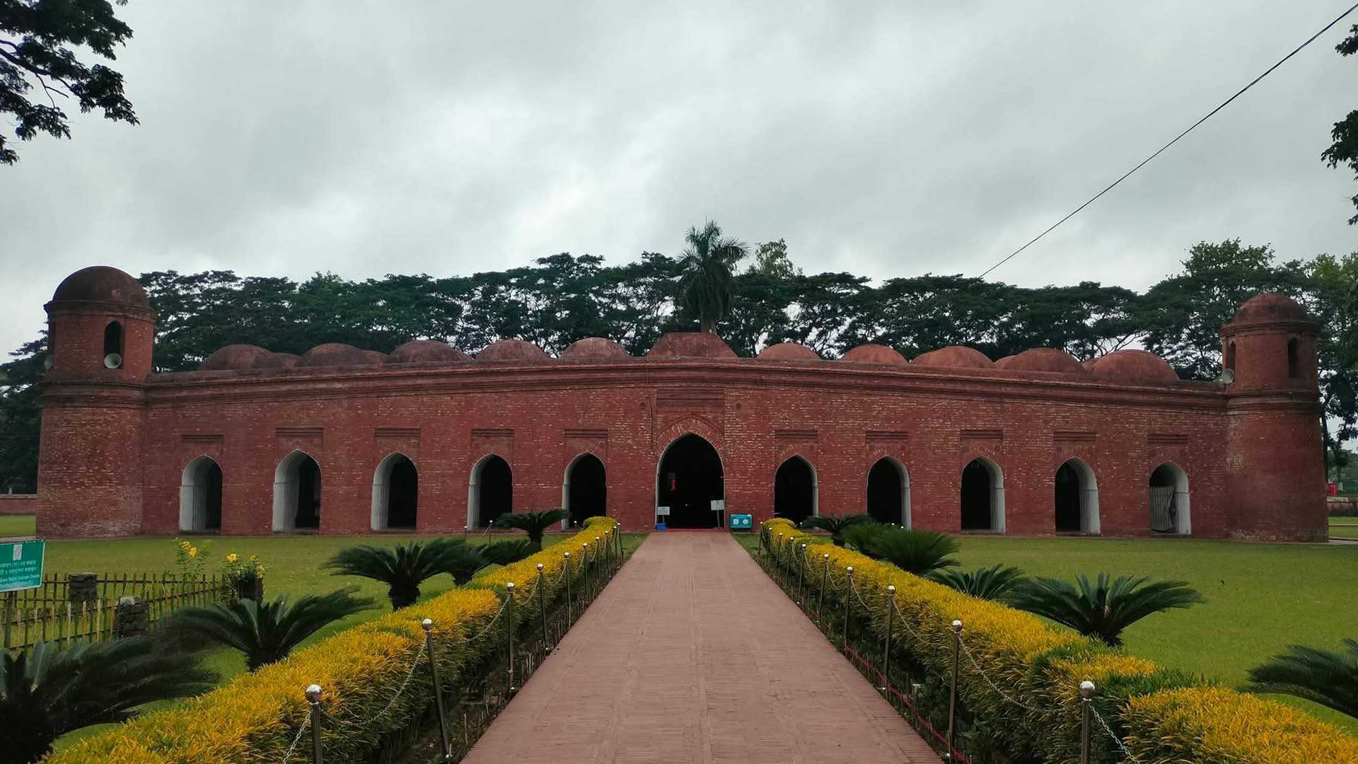 ষাটগম্বুজে সকাল ৭টায় বাগেরহাটের প্রধান ঈদের জামাত