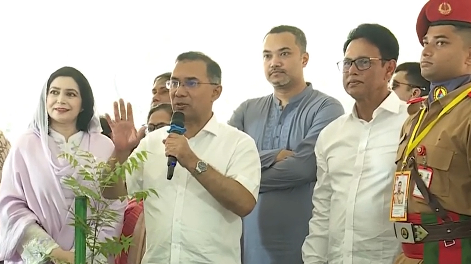 প্রত্যেক শিক্ষার্থীকে একটি করে গাছ রোপণের আহ্বান প্রধানমন্ত্রীর