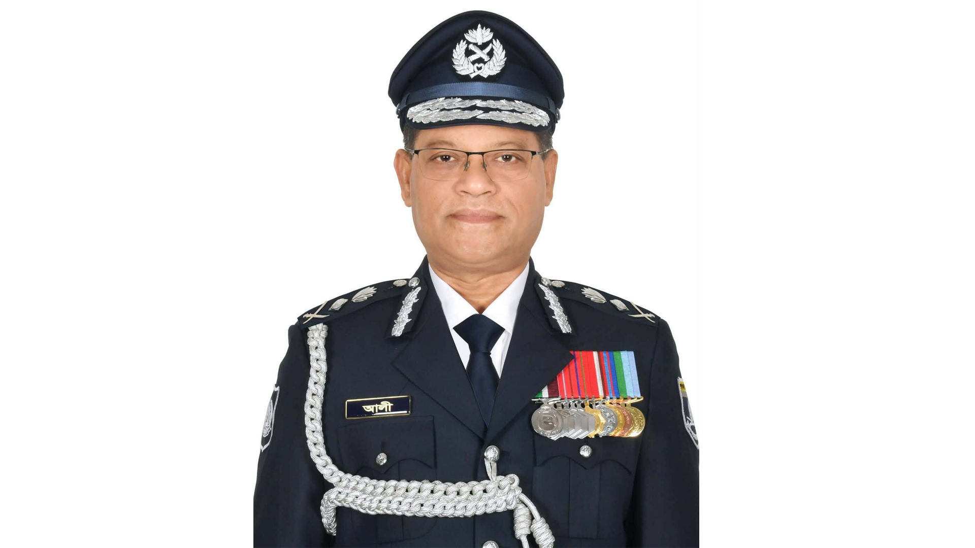 থাইল্যান্ডের উদ্দেশে ঢাকা ছাড়লেন আইজিপি