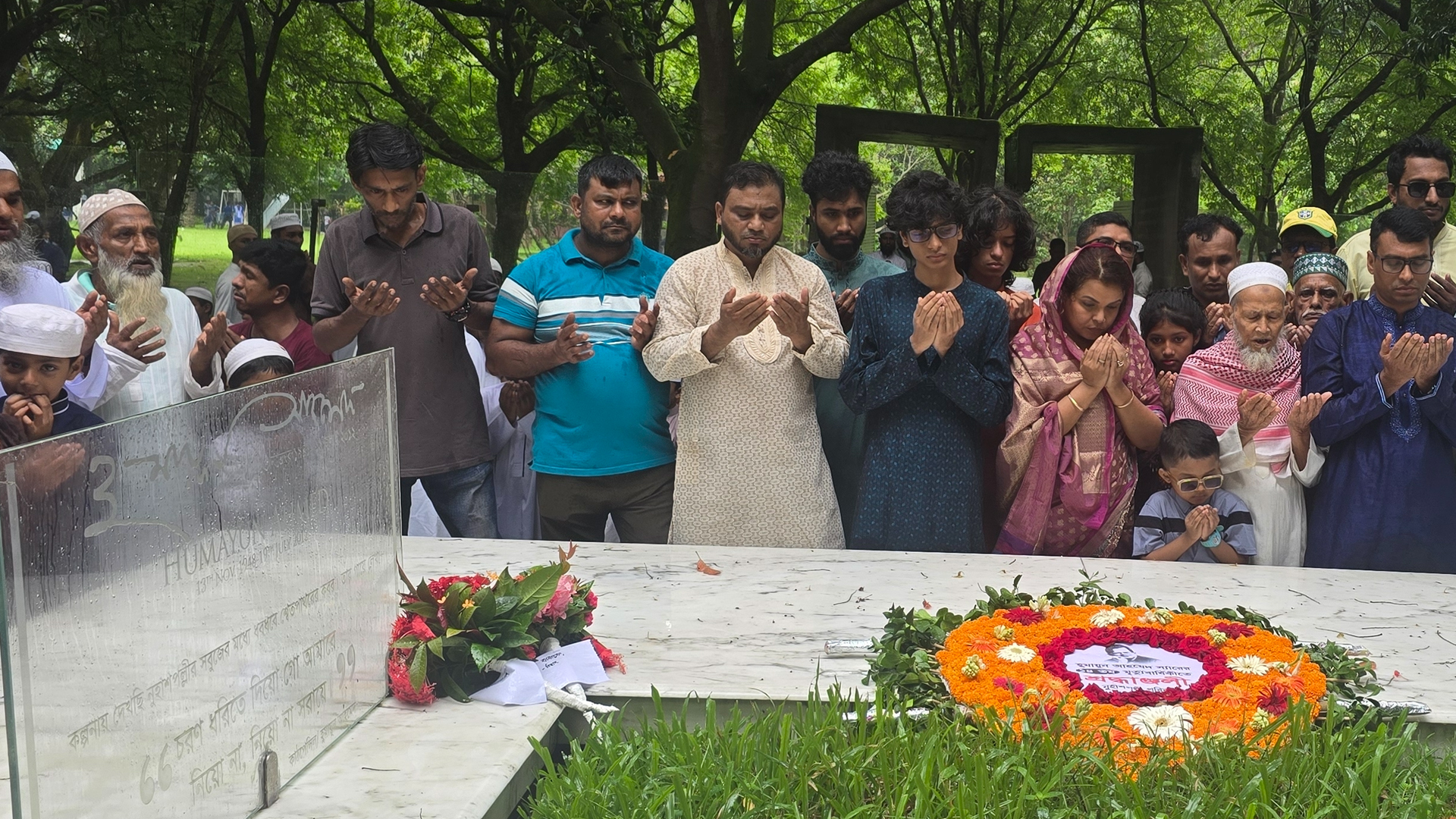 নানা আয়োজনে নন্দিত লেখক হুমায়ূন আহমেদকে স্মরণ