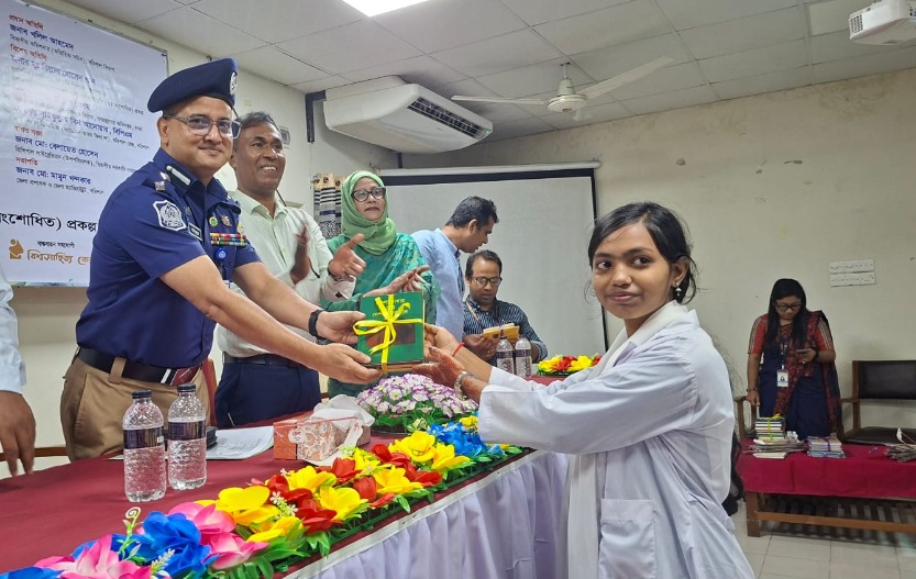 দেশব্যাপী ভ্রাম্যমাণ লাইব্রেরি প্রকল্পের বরিশাল বিভাগীয় পাঠক সমাবেশ অনুষ্ঠিত