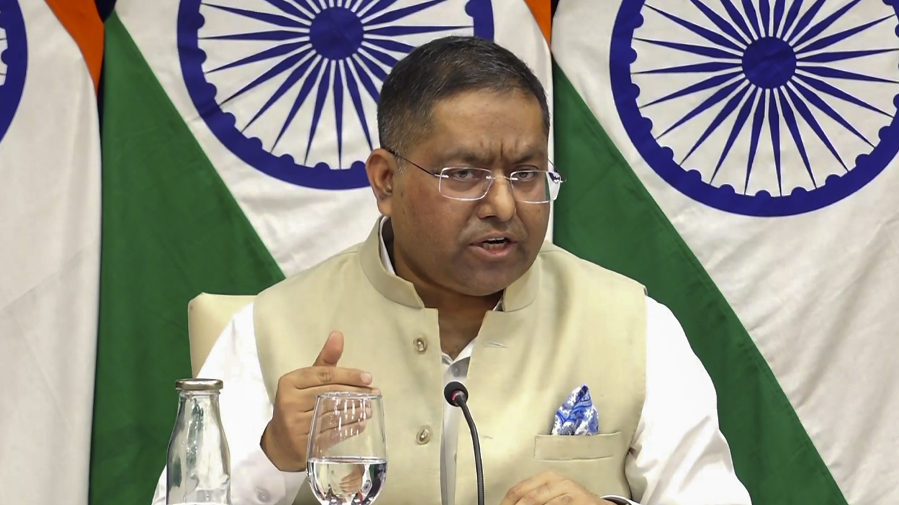 বাংলাদেশের প্রধানমন্ত্রীর ভারত সফর নিয়ে নতুন কোনো তথ্য নেই: জয়সওয়াল